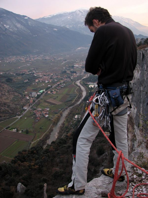 10__avvoltoio_di_nero_vestito.jpg